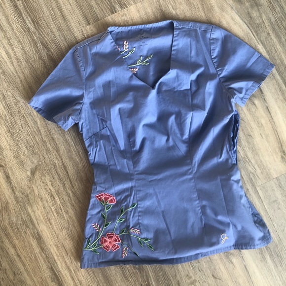 Jaanuu Embroidered Scrub Top size XS - Picture 1 of 7